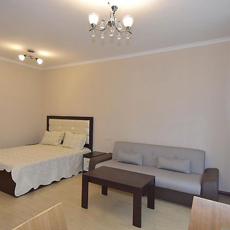 Studioapart In Downtown Erivan Exterior foto